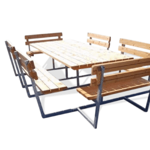 Bord-/benkesett for 12 personer.