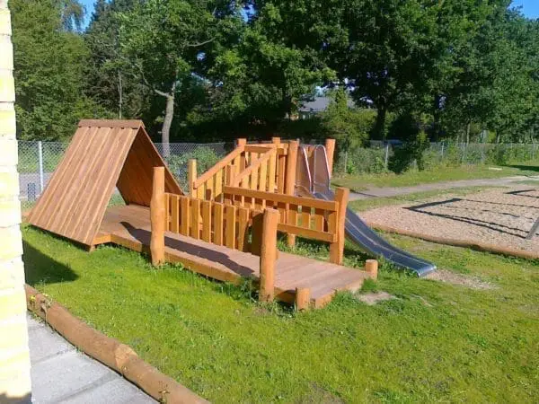 Kl.sys med tårn og lekehus lilleputby - Bilde 2