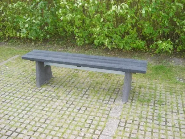 Benk med rygg i resirkulert plast - Bilde 2