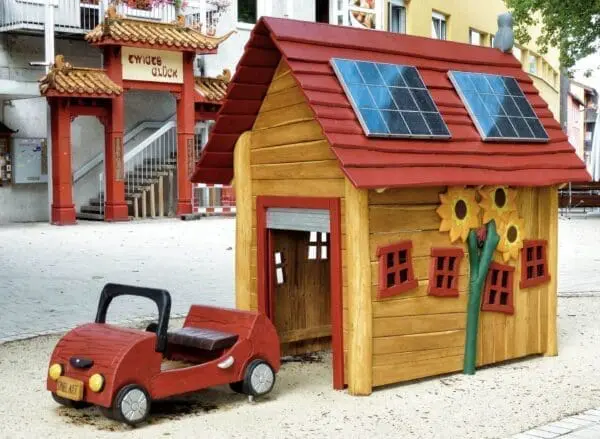 Liten solgarasje uten bil - Bilde 2