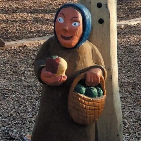 Klatring i tre med skulptur (n 39) - Bilde 3