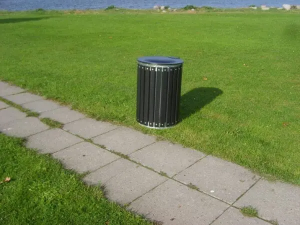Rundt avfallsstativ, svartlakkert